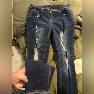 Trendy Eighty eight Brand Distressed Women's Skinny Jeans in Blue